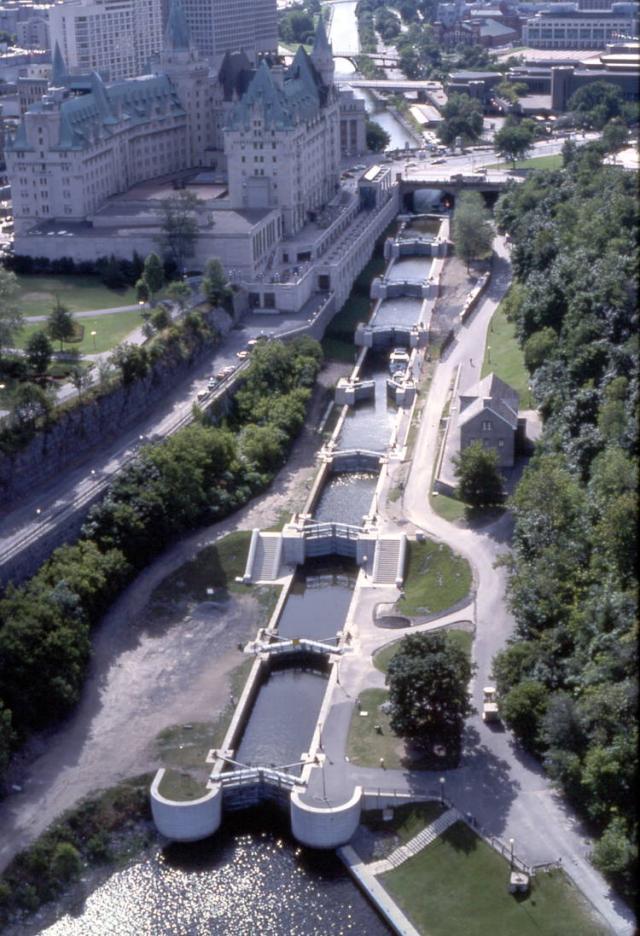 Rideau Canal. Photo: © 2007 Parks Canada Agency Rideau Canal